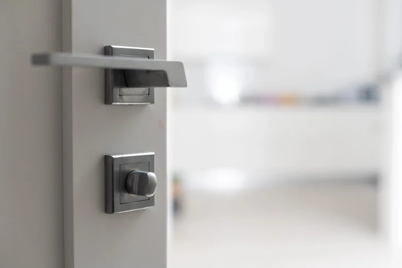 Serrurier professionnel en intervention — Serrurier Paris 9ème, Paris 9e